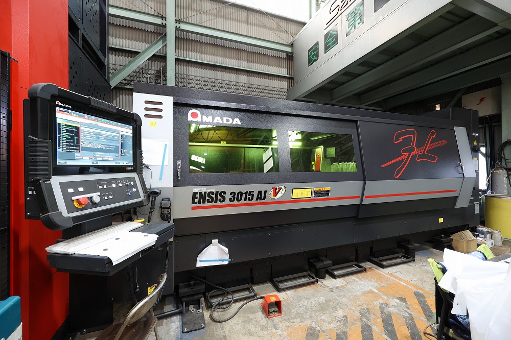 ファイバーレーザー切断機